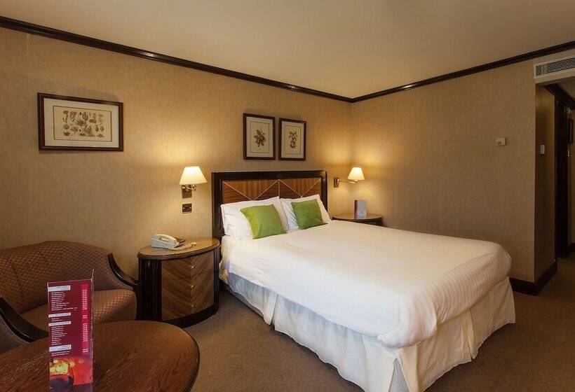 Номер Executive, Europa Gatwick Hotel & Spa