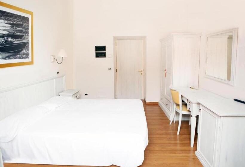 Superior room with lake view, Sebino
