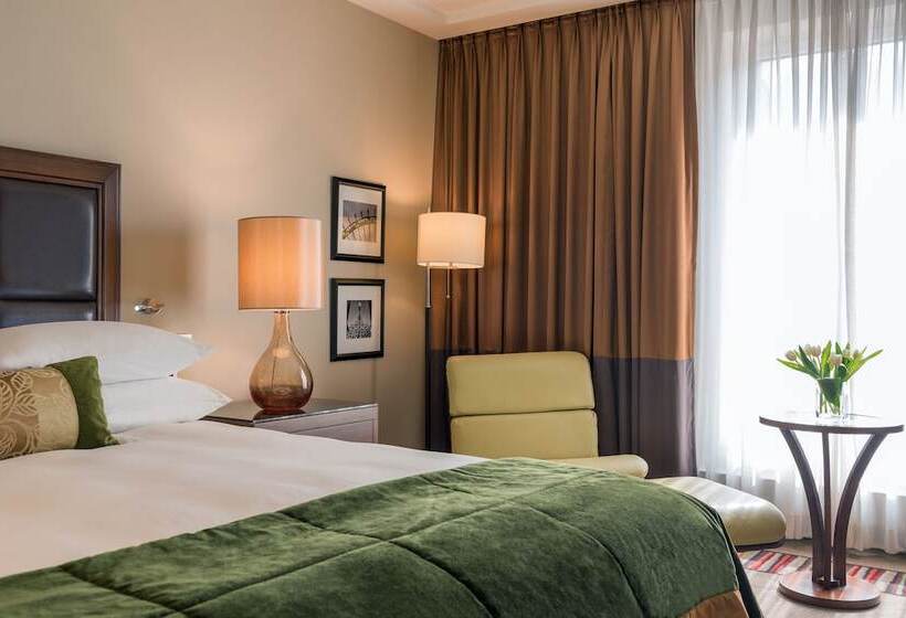 اتاق اجرایی, Corinthia Hotel St Petersburg