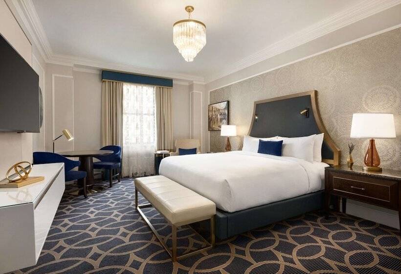 キングサイズベッドのスタンダードルーム, Fairmont Hotel Vancouver