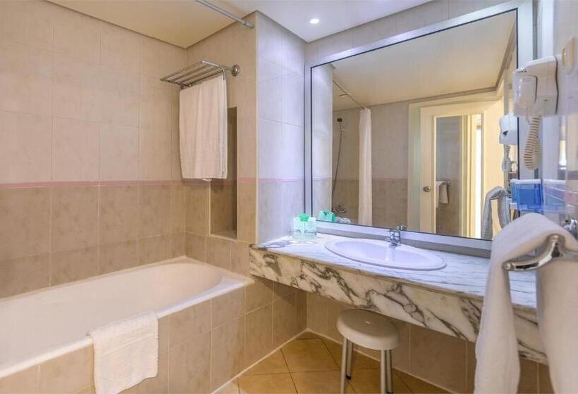 Habitación Triple Estándar, Marhaba Royal Salem