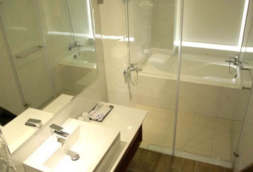 اتاق استاندارد سه نفره, Meadow Hotel Taipei