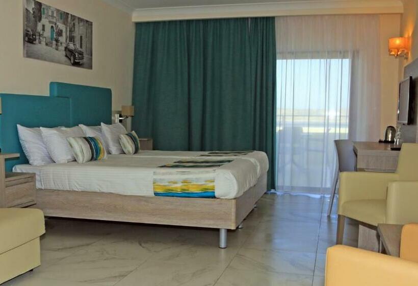 Номер Стандарт Трехместный, Riviera Spa Resort - Adults Only