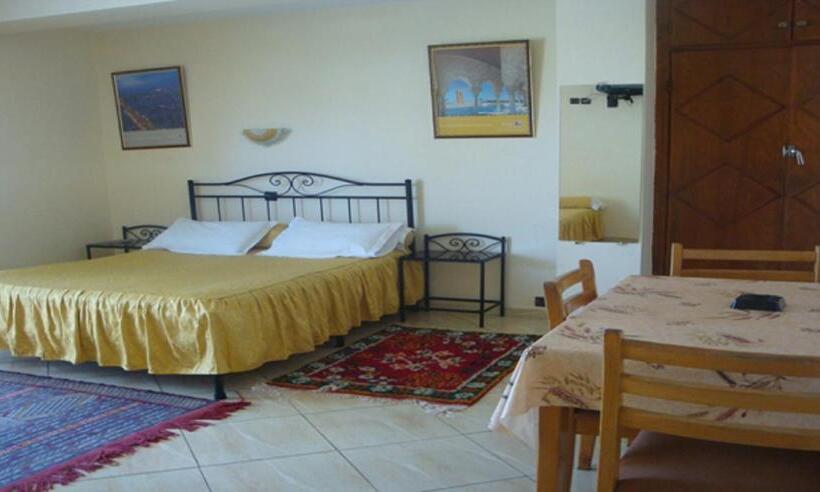 Номер Стандарт, Hôtel Petite Suède