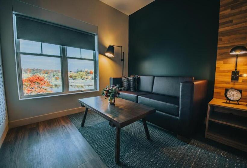 Люкс Deluxe Кровать Кинг, Voco Saranac Lake Ny Waterfront, An Ihg