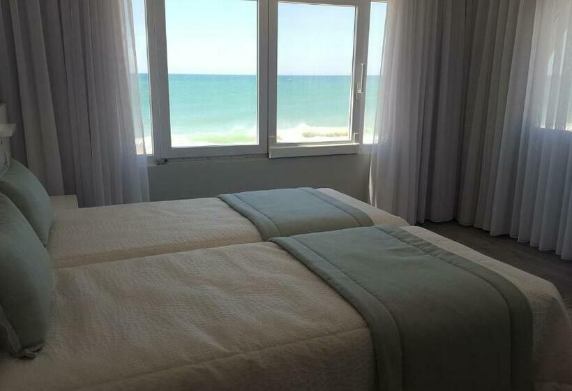اتاق پرمیوم با چشم‌انداز دریا, Golden Beach Guest House & Rooftop Bar