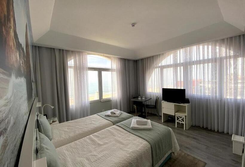 اتاق پرمیوم با چشم‌انداز دریا, Golden Beach Guest House & Rooftop Bar