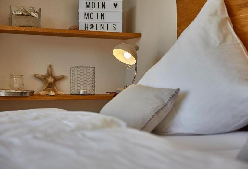 Номер Deluxe с Террасой, Ostseestrandhausholnis
