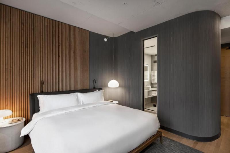 キングサイズベッドのクラシックルーム, Hôtel Le Germain Montréal