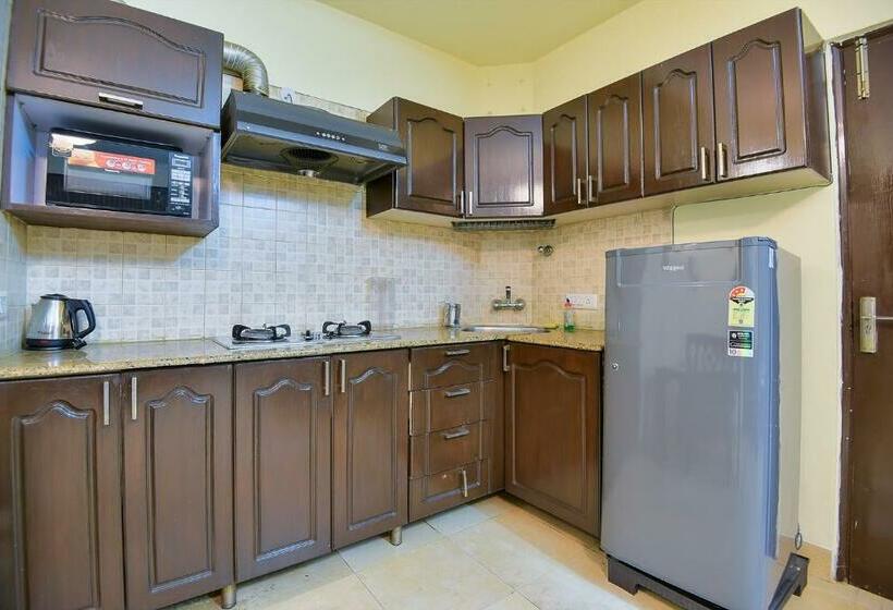 Escritório Estándar, Studio Serviced Apartments Near Fortis Hospital