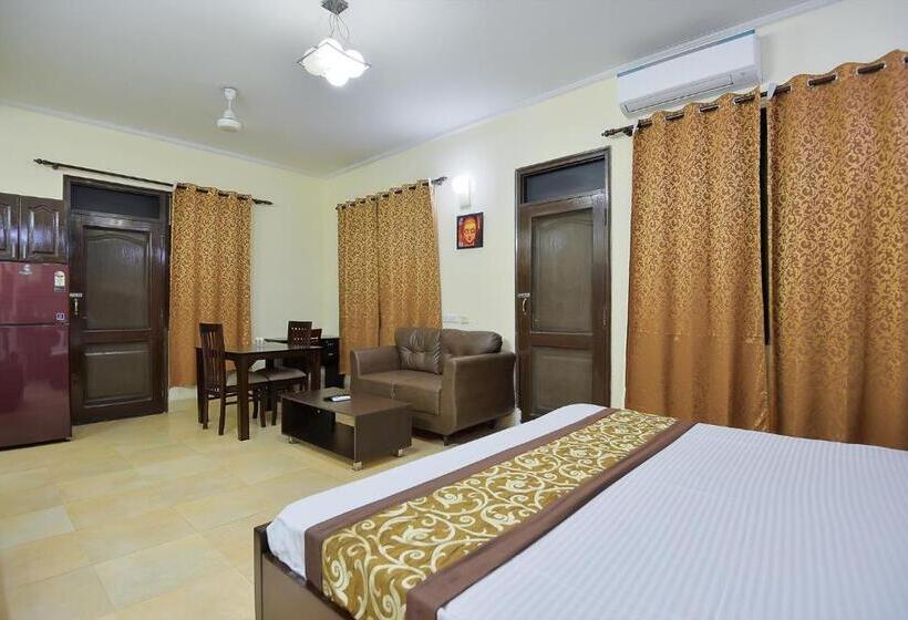 Escritório Estándar, Studio Serviced Apartments Near Fortis Hospital