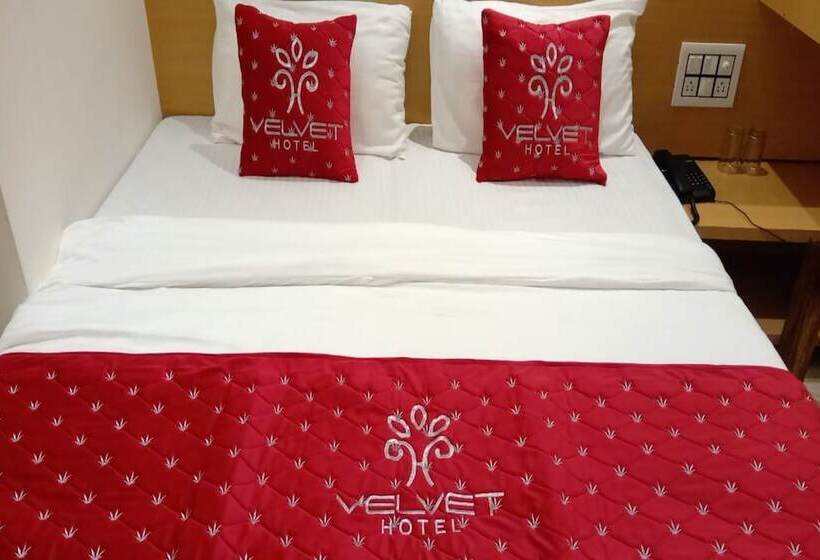 Номер Deluxe, Velvet