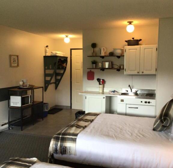 Четырехместный Номер Стандарт, Christina Lake Motel And Rv Park