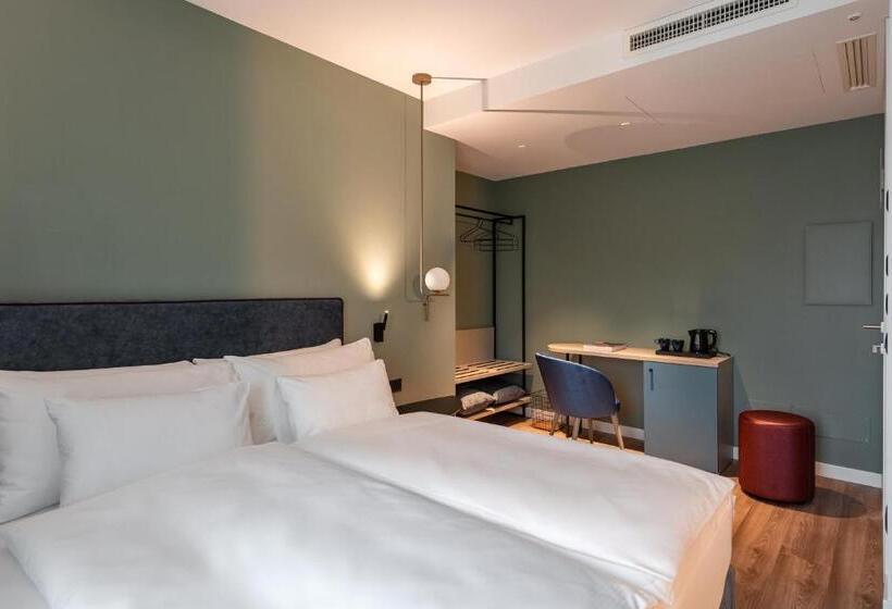 Номер Стандарт Вид на Сад, Ht Hotel Trieste