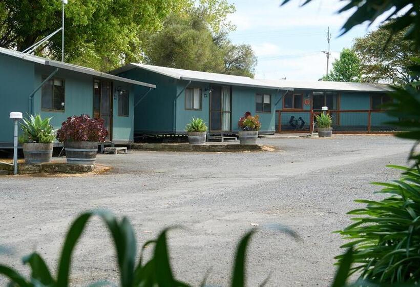 בונגלו סטנדרט 2 חדרי שינה, Pine Country Caravan Park