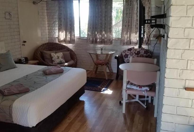 اتاق استاندارد با تخت بزرگ, Holland Park Motel
