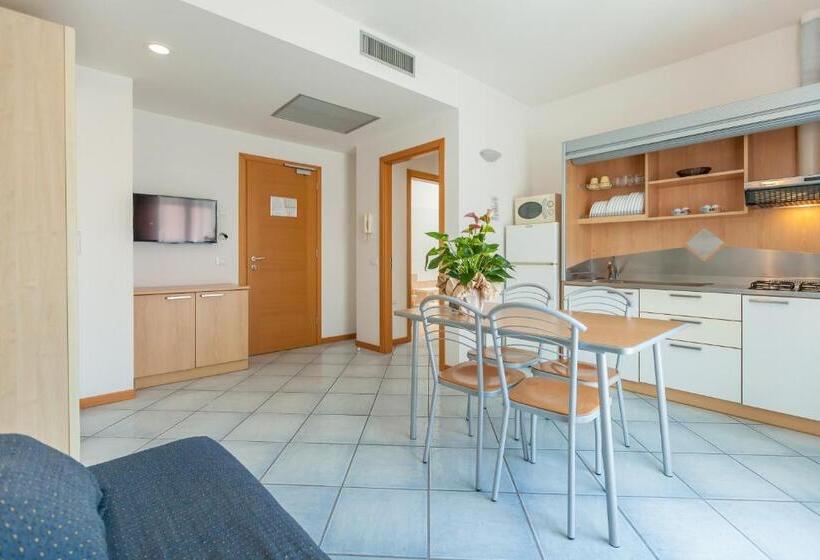 Apartamento 1 Dormitório com Sacada, Residence Ascot
