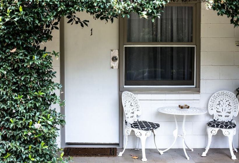 스위트, Tall Trees Motel Mountain Retreat