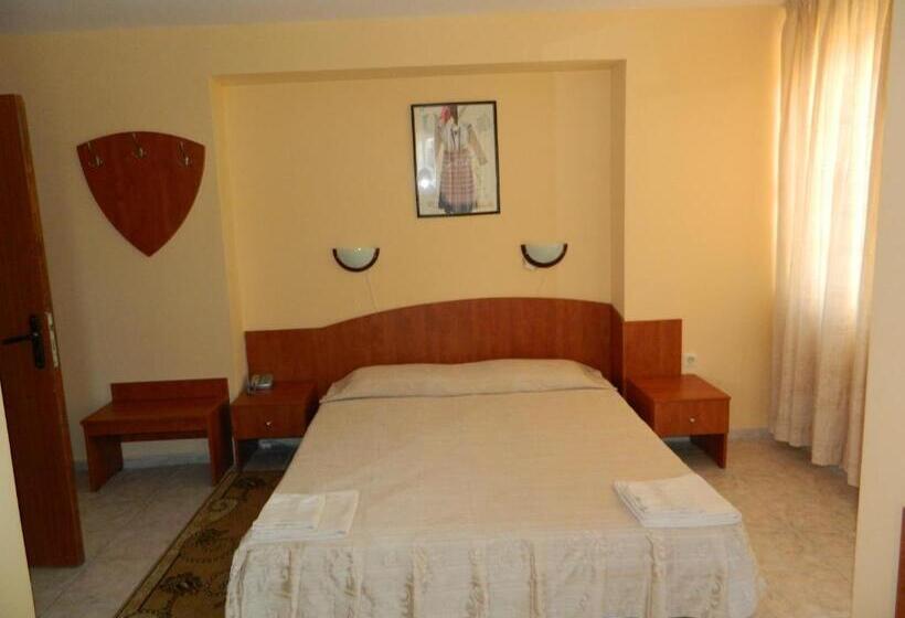 Номер Стандарт с Террасой, Family Hotel Andreev