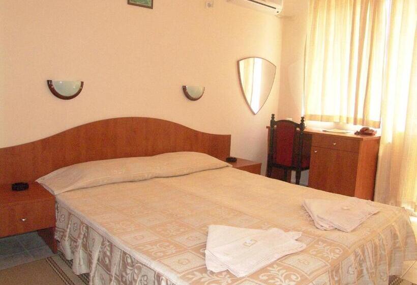 Четырехместный Номер Стандарт, Family Hotel Andreev