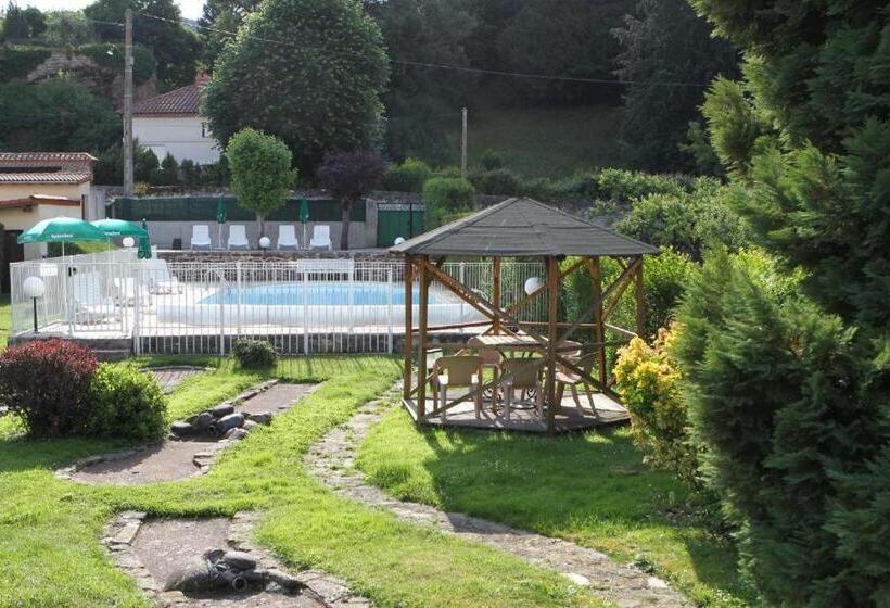 Номер Superior Вид на Сад, Les Portes Du Cantal