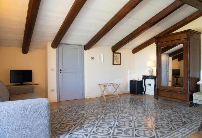 Номер Стандарт с Балконом, Masseria Celentano Relais & Agriturismo