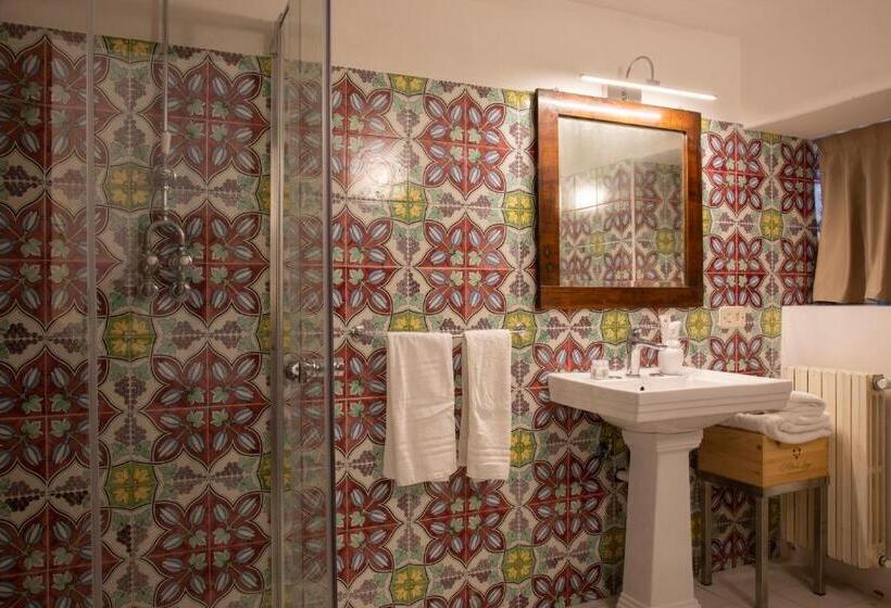 Номер Стандарт Вид на Бассейн, Masseria Celentano Relais & Agriturismo