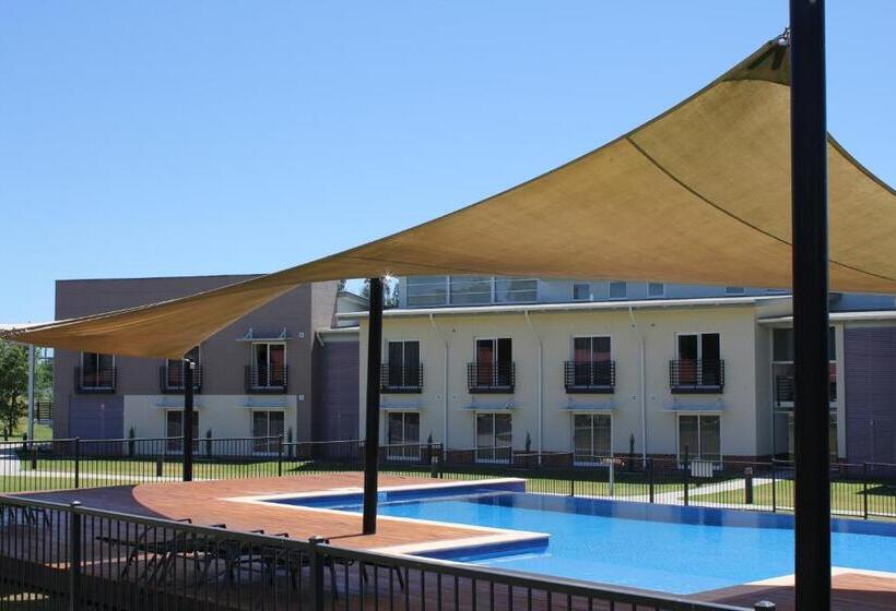스탠다드 룸 풀장 전망, Springs Shoalhaven Nowra