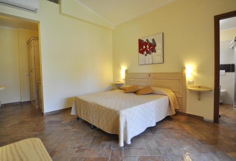 Quarto Triplo Estandar, Affittacamere B&b La Villa Dei Graniti