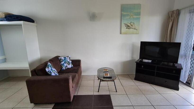 Студия Стандарт, Cardwell Beachfront Motel