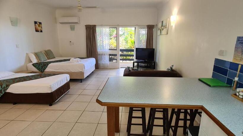 Студия Стандарт, Cardwell Beachfront Motel