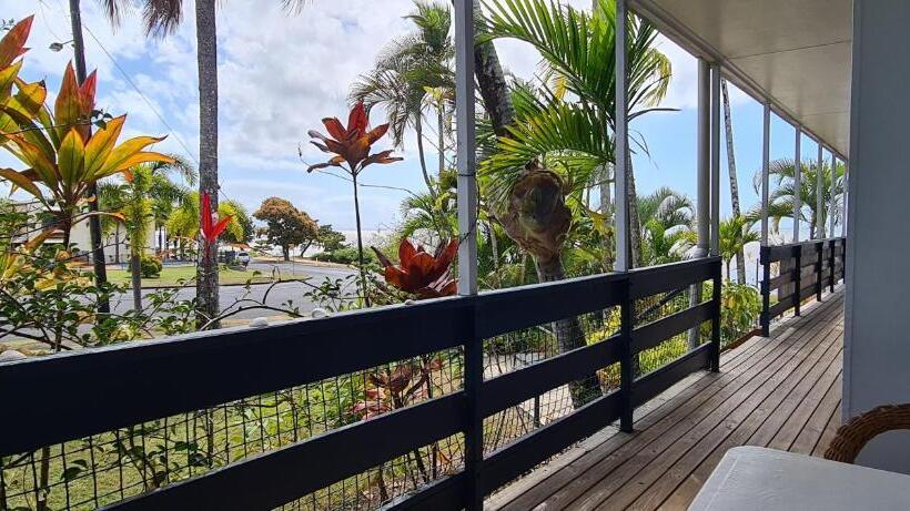 Семейный Номер Боковой Вид на Море, Cardwell Beachfront Motel