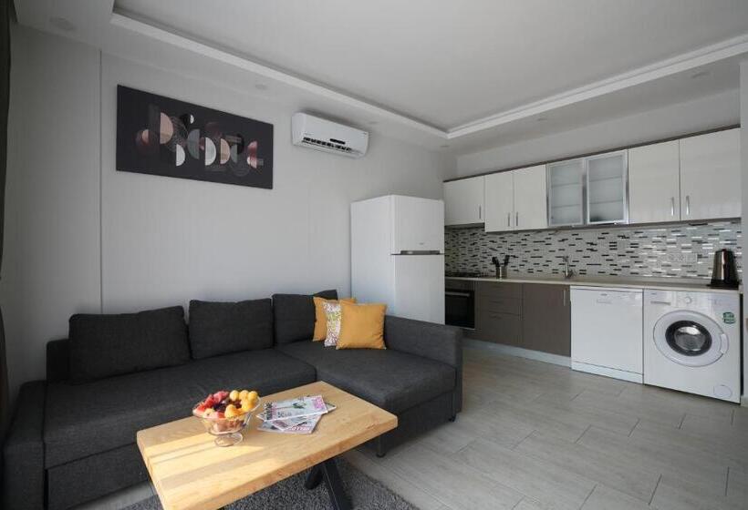 Апартаменты 1 Спальня с Балконом, Maye Residence