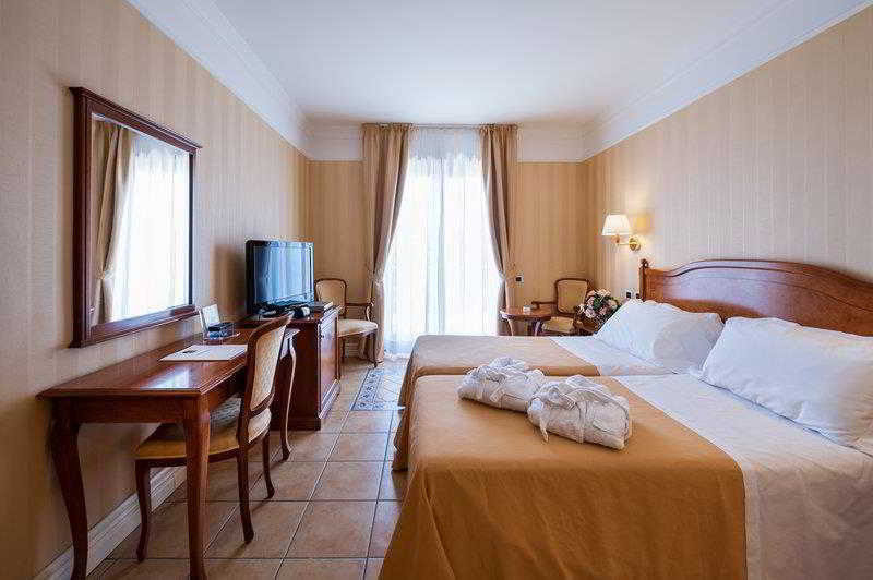 اتاق استاندارد سه نفره, Dioscuri Bay Palace