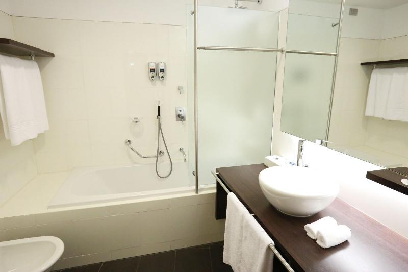 اتاق لوکس با تخت بزرگ, Four Points Sheraton Bolzano Bozen