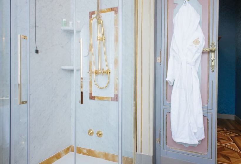 Полулюкс, Relais & Chateaux Villa Crespi