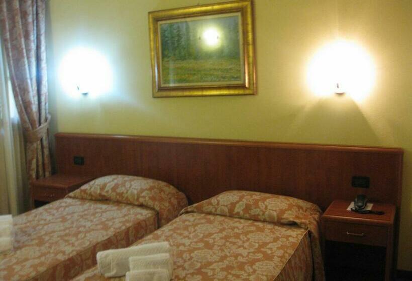 Номер Стандарт с Балконом, Albergo Giardino