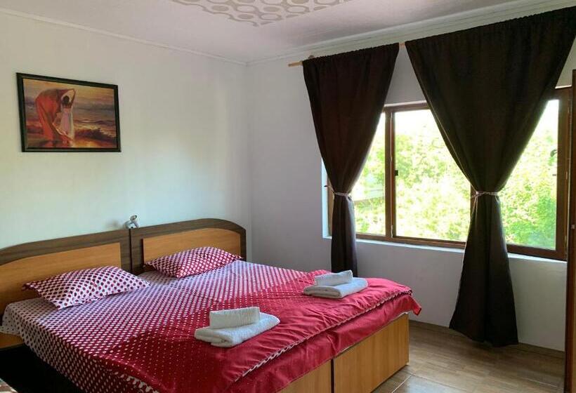 اتاق استاندارد سه نفره, Casa Palaghia