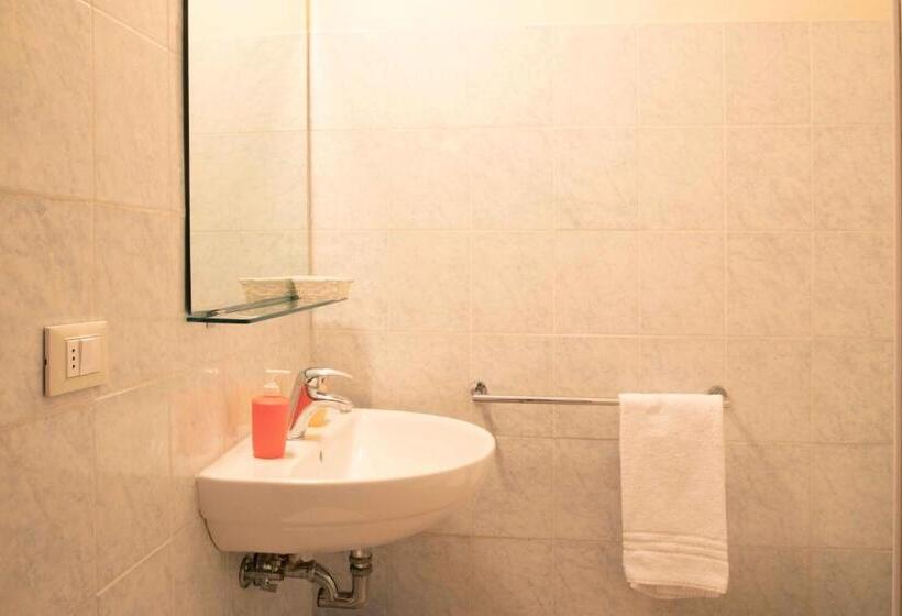 Номер Стандарт Трехместный, Al Frantoio Maddii Levane Bed And Breakfast