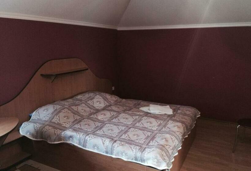Трехместный Номер Классика, Zoloti Vorota