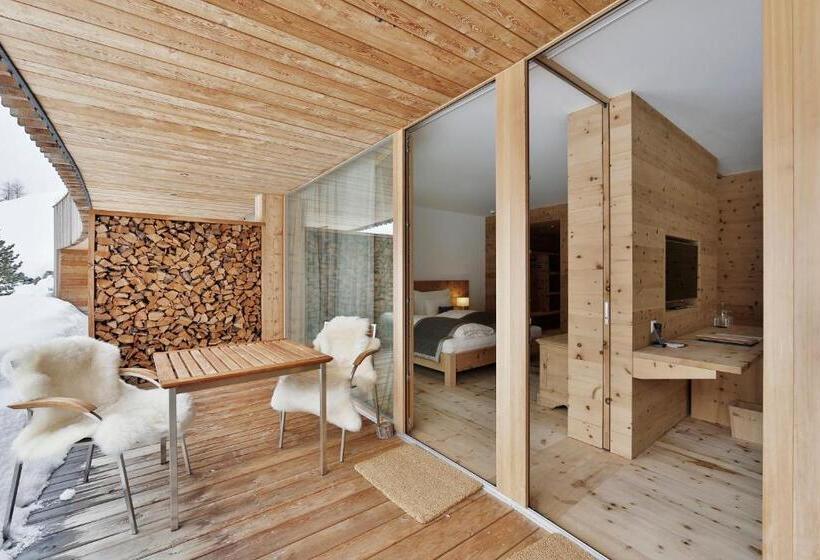 Люкс, Relais & Châteaux In Lain Hotel Cadonau