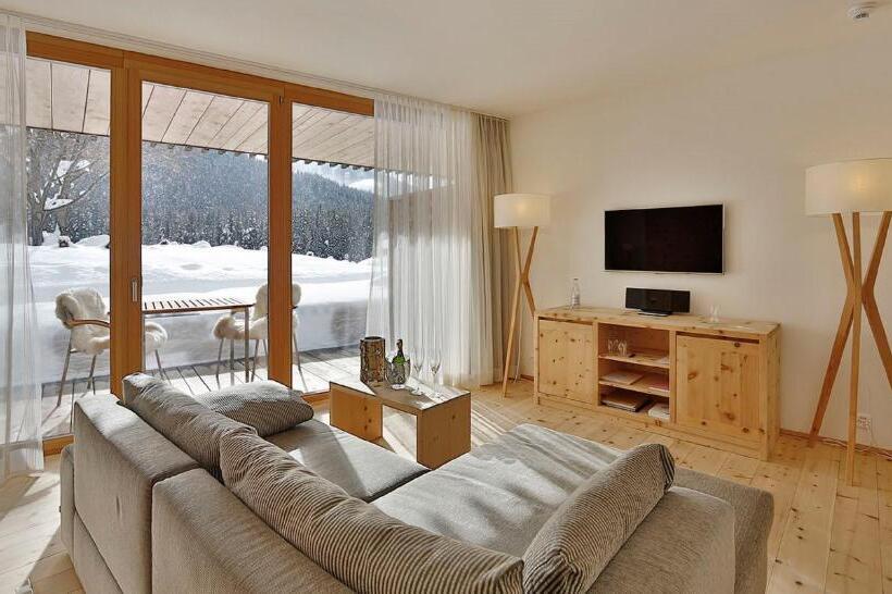 Люкс, Relais & Châteaux In Lain Hotel Cadonau