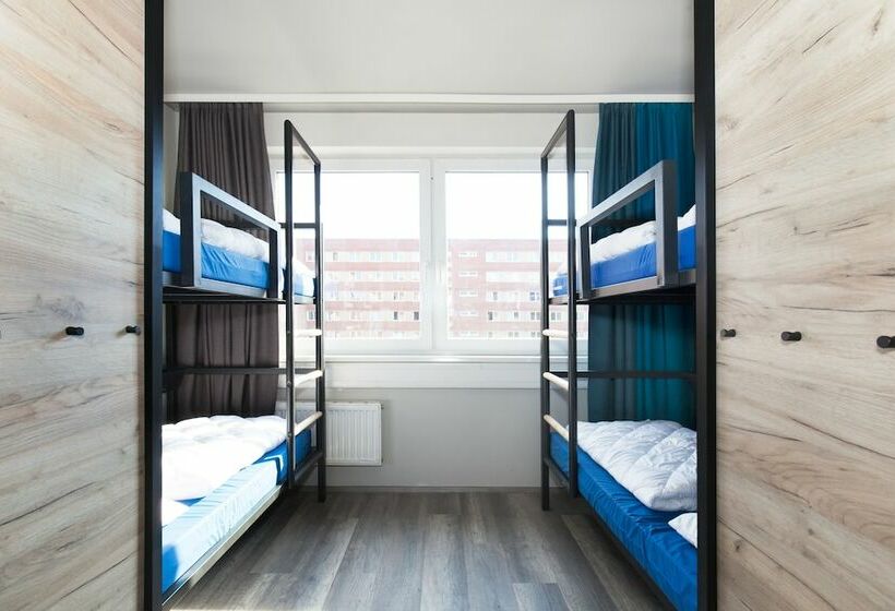 Säng i Delat Rum, a&o Berlin Mitte