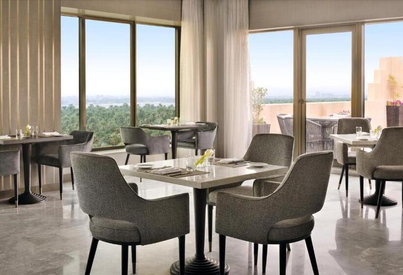带大床的小型套房, Al Ahsa Intercontinental, An Ihg