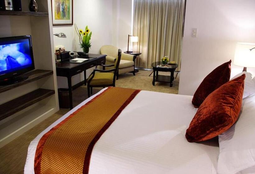 Полулюкс Повышенной Комфортности, Discovery Suites Manila, Philippines