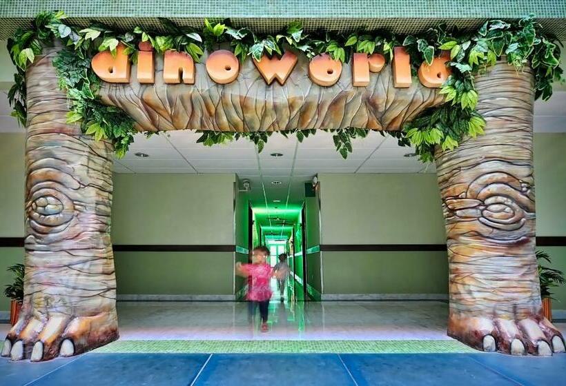 Номер Стандарт, Holiday World Riwo