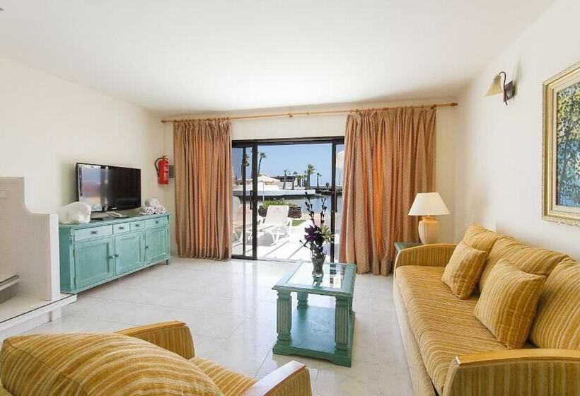 Апартаменты Superior 3 Спальни, Sands Beach Resort