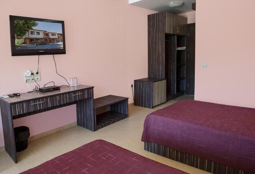 Номер Стандарт с Террасой, Family Hotel Kipra