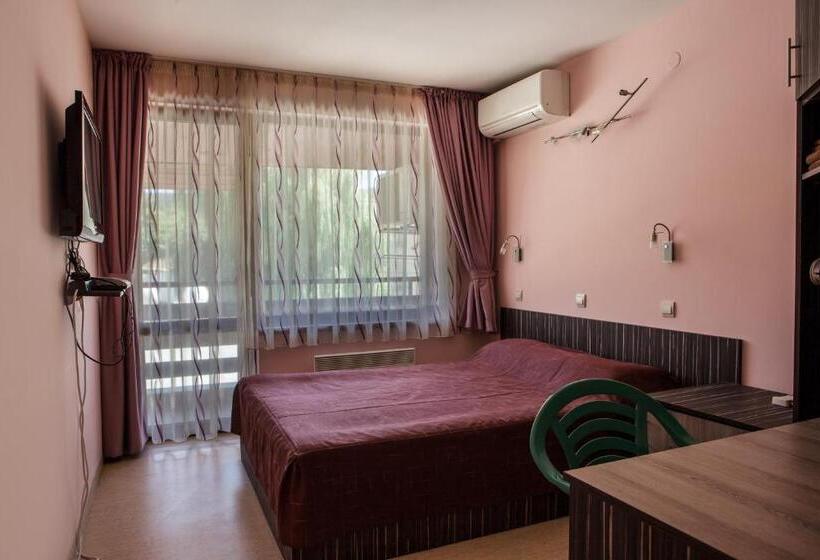 Номер Стандарт с Террасой, Family Hotel Kipra