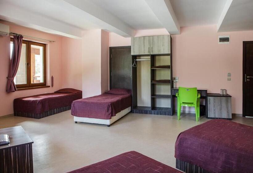 Четырехместный Номер Стандарт, Family Hotel Kipra